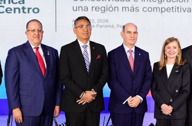 RD presenta en Panamá sus condiciones para atraer más inversión regional