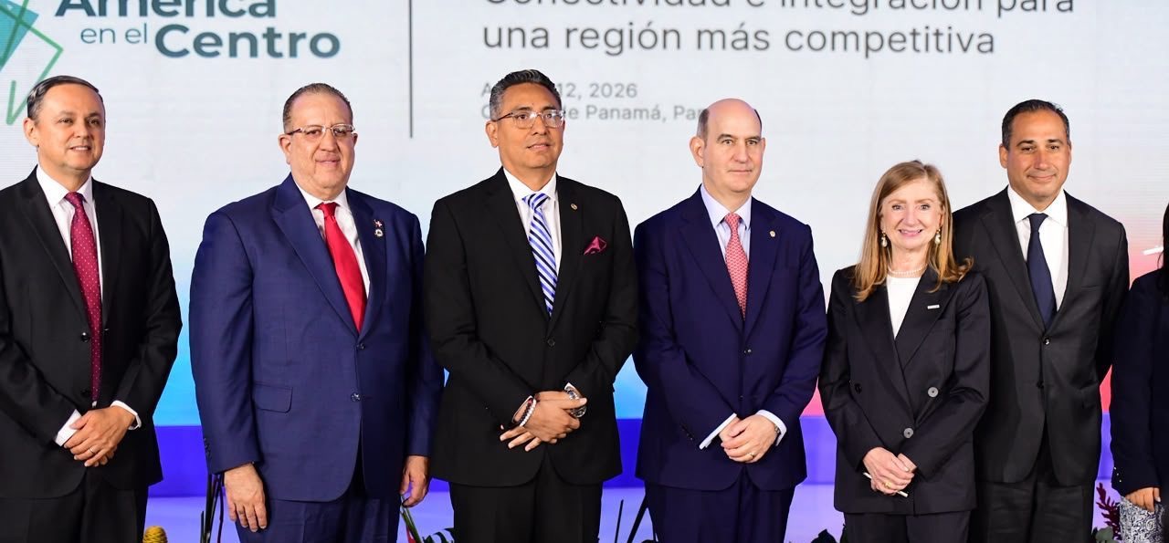 RD presenta en Panamá sus condiciones para atraer más inversión regional
