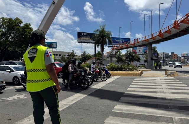 Control de tránsito vehicular en Santo Domingo